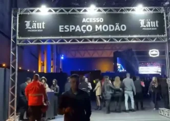 Público acessa o Espaço Modão no evento Modão Mangalarga Marchador, com estrutura premium e identidade visual da Läut Beer no Pavilhão Expominas em Belo Horizonte.