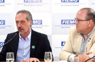 Marcos Innecco, novo presidente do CODESE-BH, ao lado de Marcelo de Souza e Silva, presidente da CDL/BH, durante reunião na sede da FIEMG.